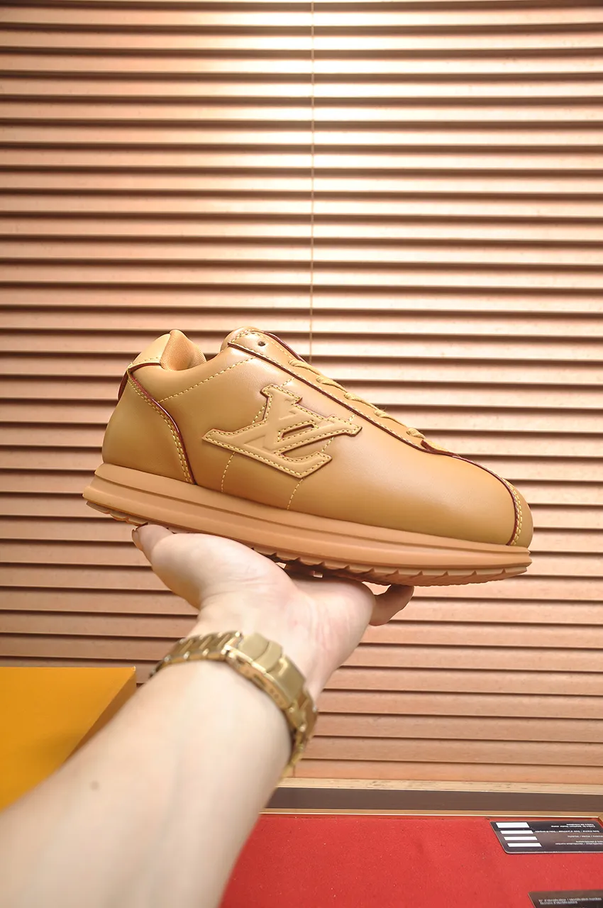 Men's men's shoes 💰700💶[LOUIS VUITTON] new original order 🍀LV Louis Vuitton * - top version of LV classic trendy shoes! Made of imported original fabrics, mesh lining, and original wear-resistant rubber foam outsole! High quality products! Size (female 35-40)